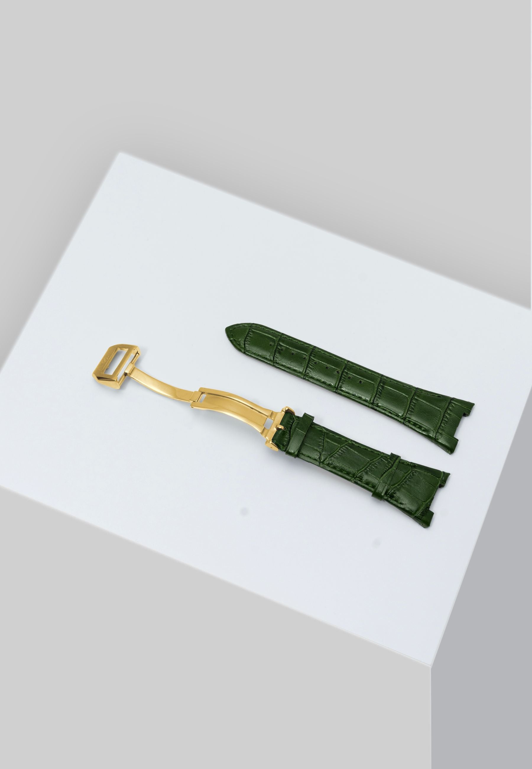 Buy Golden Concept Golden Concept Leather Strap For Apple Watch 41MM - Green + Gold Online