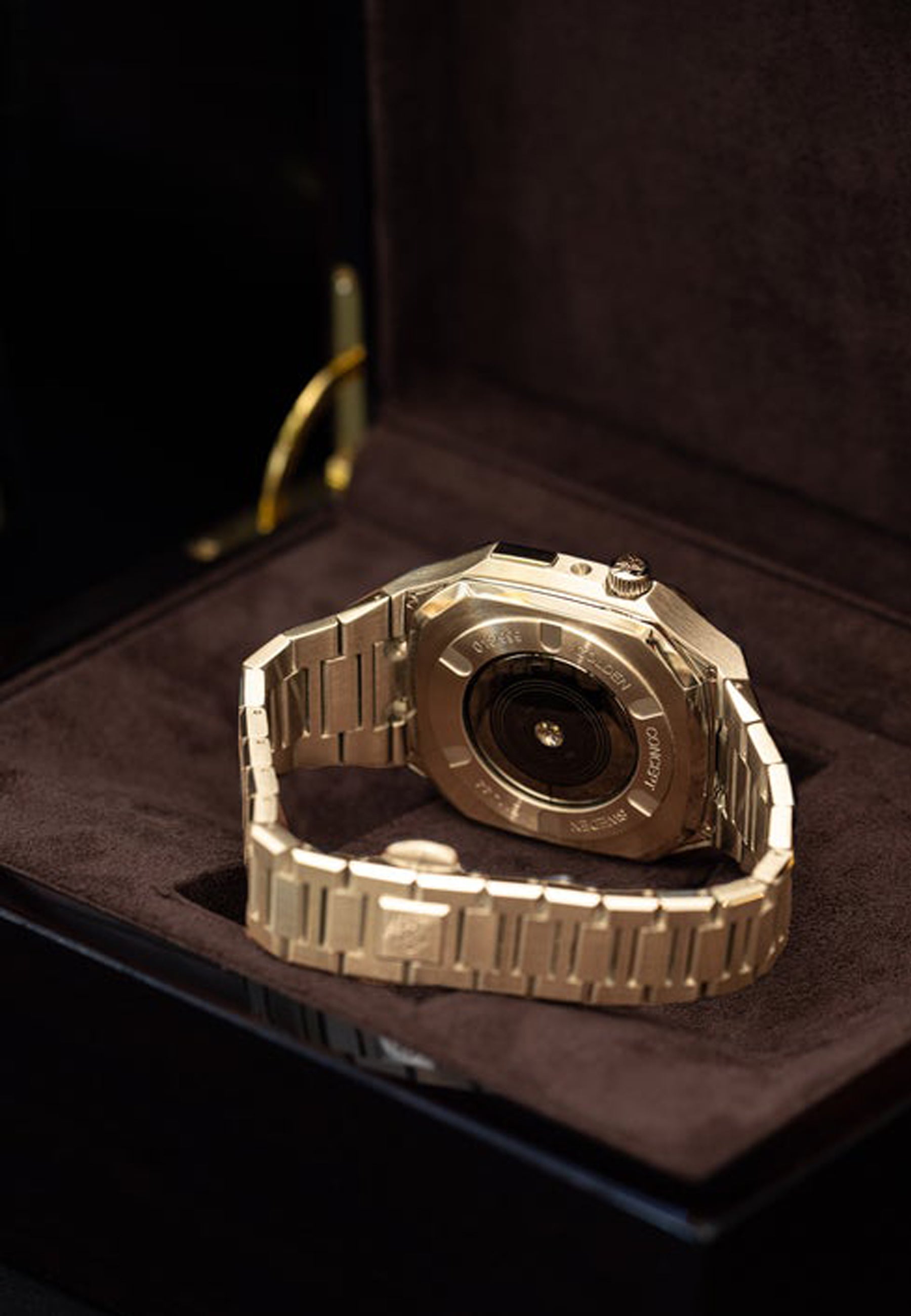 Buy Golden Concept Golden Concept Stainless Steel Case For Apple Watch Series 7 EV41 41MM - Gold Online